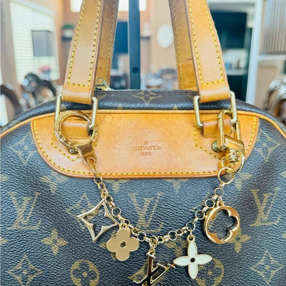 Authentic Louis Vuitton Monogram Excursion - Picture 3 of 13